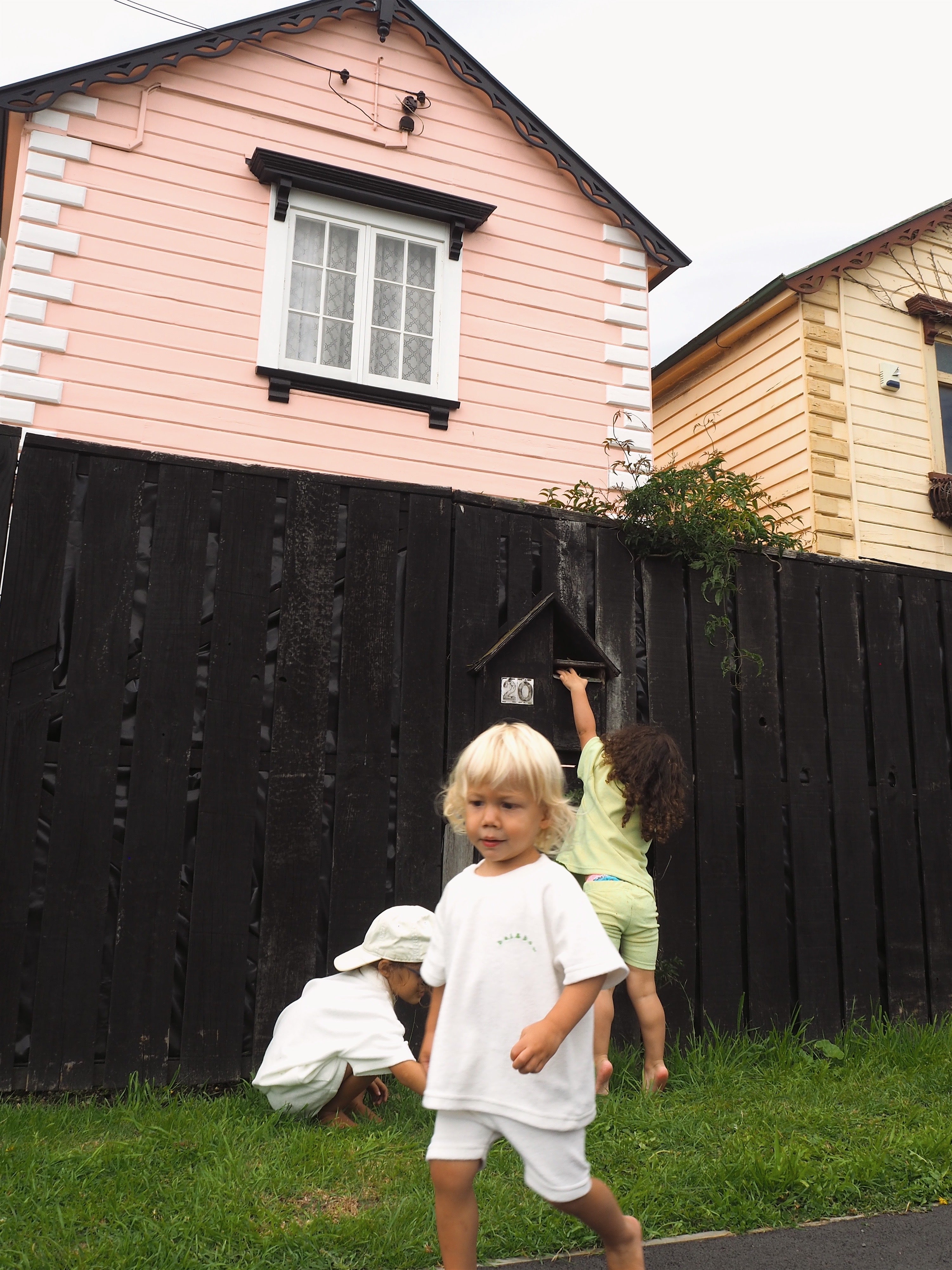 Terry Towel Relaxed Tee & Bike Short Set - White bel & bow